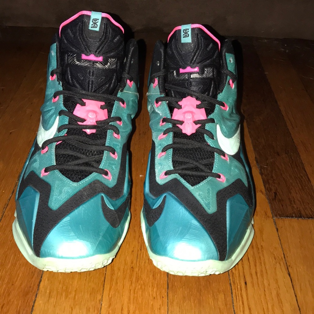 ✨Lebron 11’s “South Beach” Size: 11.5✨ - Picture 1 of 7